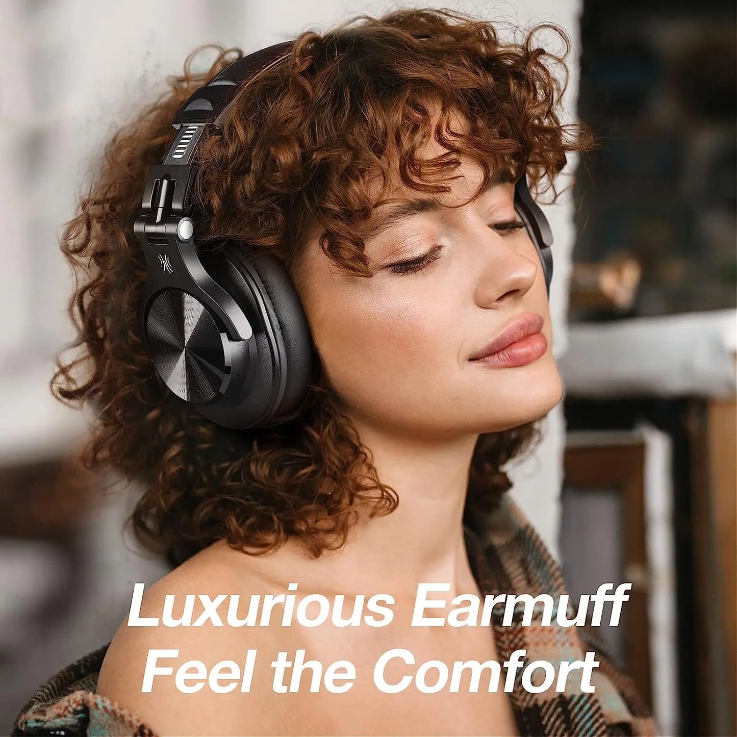 SoundPro 5.2: Bluetooth Hi-Res Audio Headphones